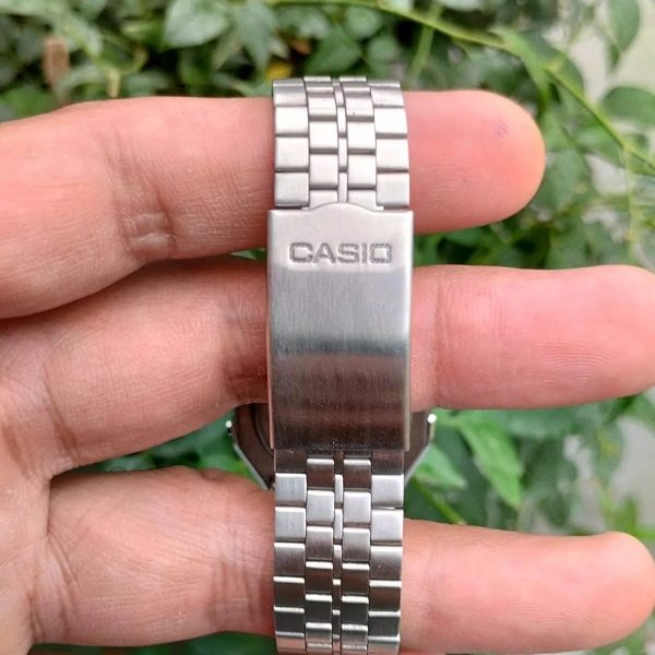 Casio A159w-n1df Classic Digital Bracelet Watch – Timeless Retro Style For Men & Women No Box